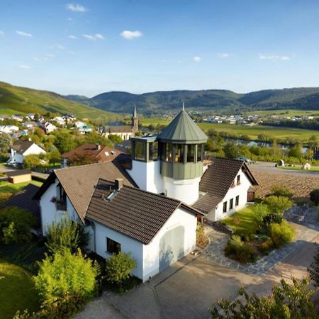 Weingut & Gastehaus Schumann Apartment Lieser Exterior photo